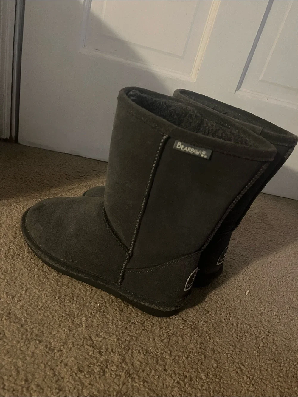 BearPaw Women's 8 Boots in Dark Gray